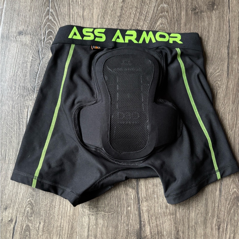 Like new ass armor with d3o padding for tailbone protection size S